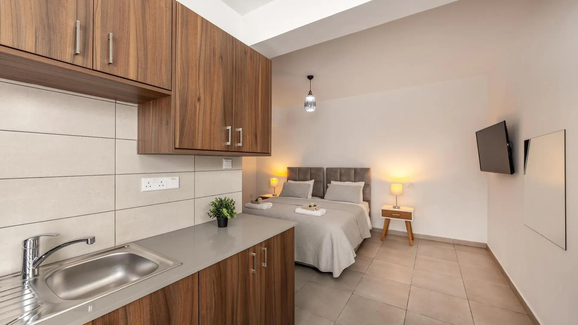 פרוטאראס Fig Tree Bay Residences 4 0*,