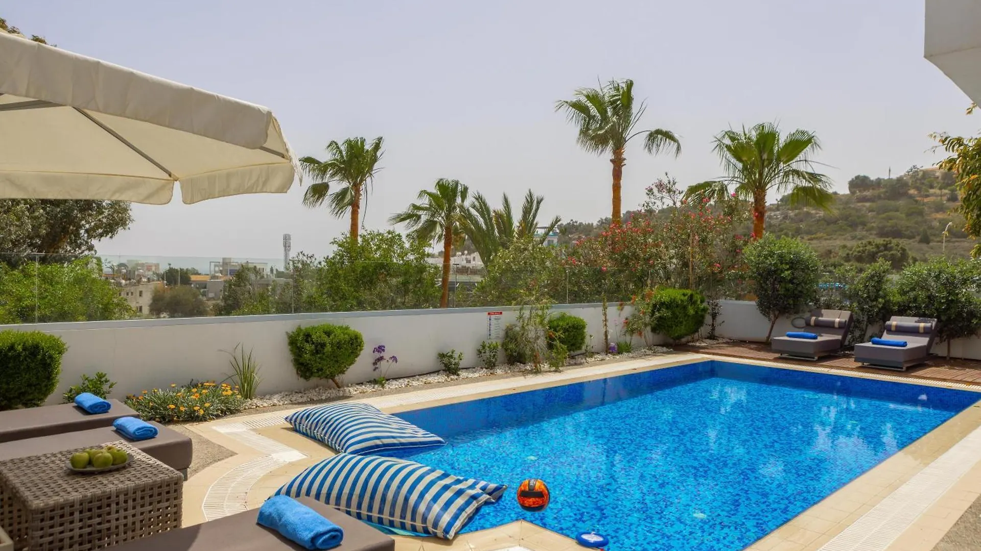 וילה פרוטאראס Fig Tree Bay Residences 4